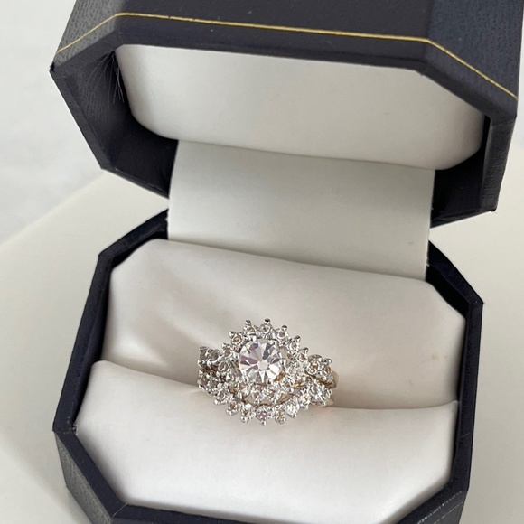 Vintage Wedding Ring Set Cubic Zirconia 14K Yellow Gold Electroplate Bridal Set - Picture 4 of 5